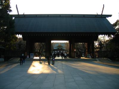 Yasukuni-jinja at dusk