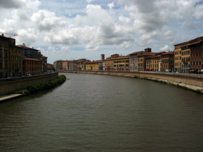 View down the Arno from Ponte di Mezzo