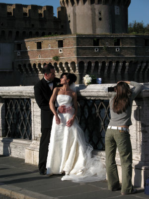 Newlyweds on Ponte SantAngelo