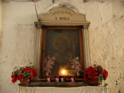 Altar to Saint Nicholas - Bari's patron saint