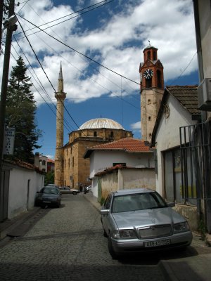 Tatty lane leading to the Sultan Mehmit Fatih Mosque