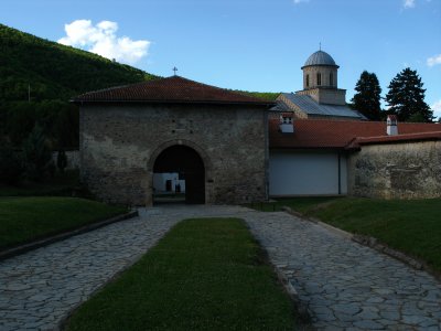 The approach to Visoki Dečani Monastery