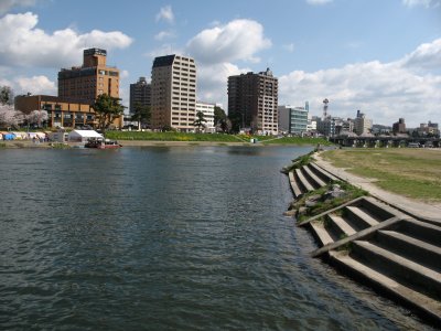 Oto-gawa and riverside hotels