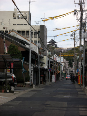 Honchō-dōri with distant castle donjon