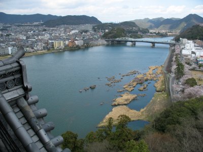 View up the Kiso-gawa from the donjon