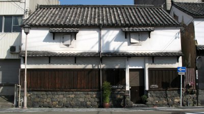 Restored kura residence, Shikemichi