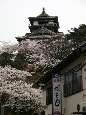 Approaching Maruoka Castle