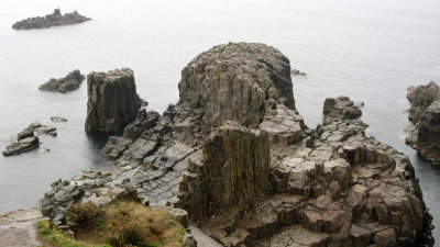 Uneven levels atop a cliff