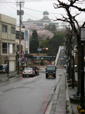 Main street of Mikuni town with Ryūshōkan