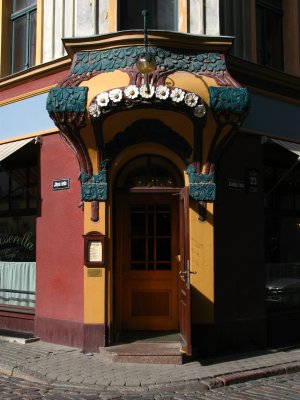 Art Nouveau entryway
