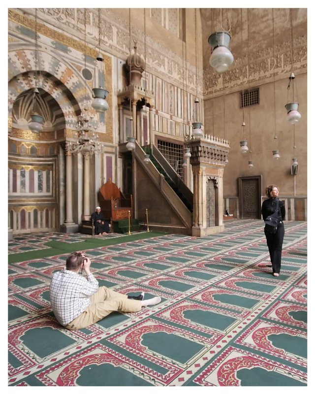 Inside the Sultan Hassan Mosque V
