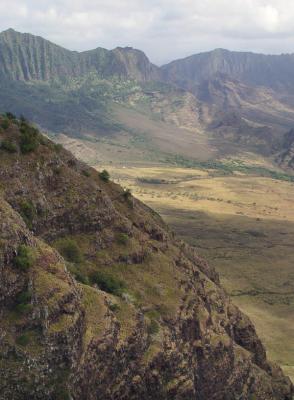 Kolekole Pass of the Waianae Range, upper right kipapa? HIKE
 CLICK TO SEE From OTHER SIDE GALLERY