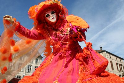 Eve et les voiles oranges.JPG