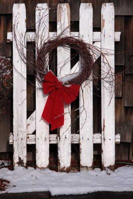 Picket Fence Wreath (70)
