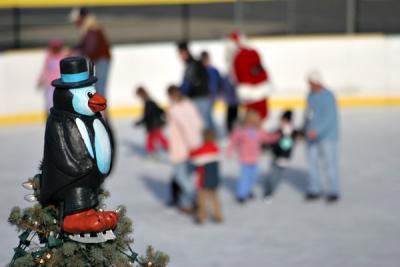 Here Comes Skatin' Santa