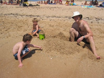 Ralph, Luis and S2 Digging at Conil Beach