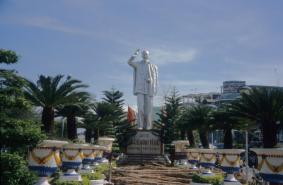 Statue of Ho Chi  Minh in Can Tho