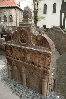 Tombstone of Rabbi Lw (1520-1609)