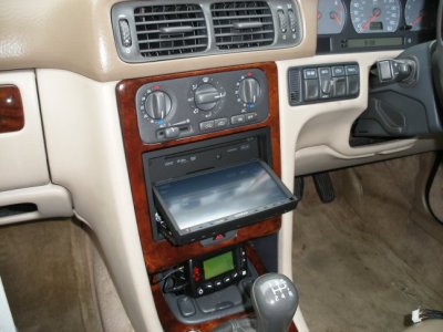 BLACK S70 DASH 2 S REG.jpg