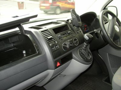 BLUE TRANSPORTER DASH 05 REG.jpg