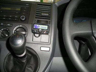SILVER VW TRANSPORTER PHONE 07 REG.jpg