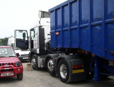 WHITE AND BLUE LORRY SIDE 03 REG.jpg