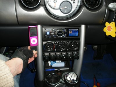 BMW MINI RADIO AND IPOD.jpg
