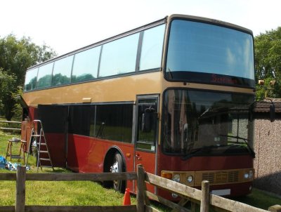 TOUR BUS