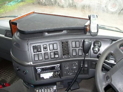 Nokia CARK-91 in Lorry.JPG