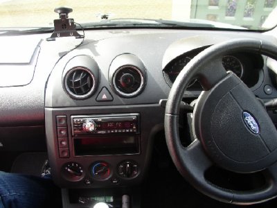 Ford Fiesta with Cd player.JPG