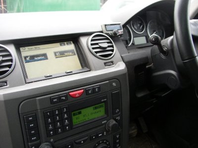 Land Rover Discovery with Parrot CK3100.JPG