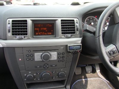 new Vectra with Parrot CK3100.JPG