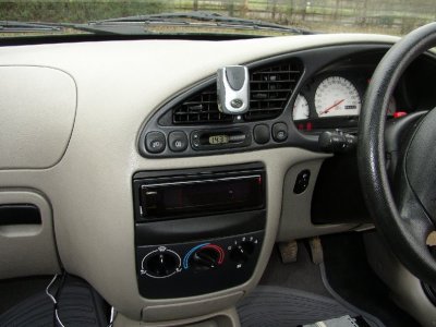 Ford Fiesta Cd Radio.JPG