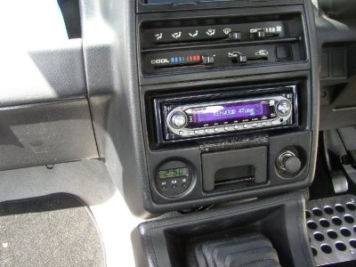 Suzuki Vitara Cd Radio.JPG