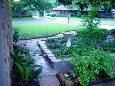 Kays Garden Bird Bath 01