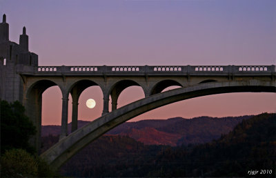 Patterson Bridge Arches and 13 day Old Moon
