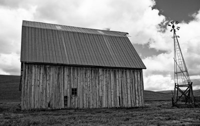 Bent-Windmill-and-barn-BW-upload.jpg