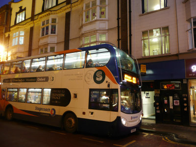 Night Street Scene with Bus Oxford P1040499.jpg