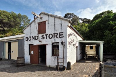 Bond store