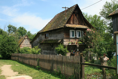 house next to Cigoc Tourist Association
