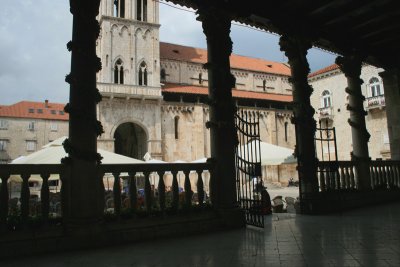 inside the 14th century loggia, town sqaure