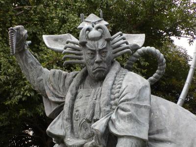 Kabuke statue