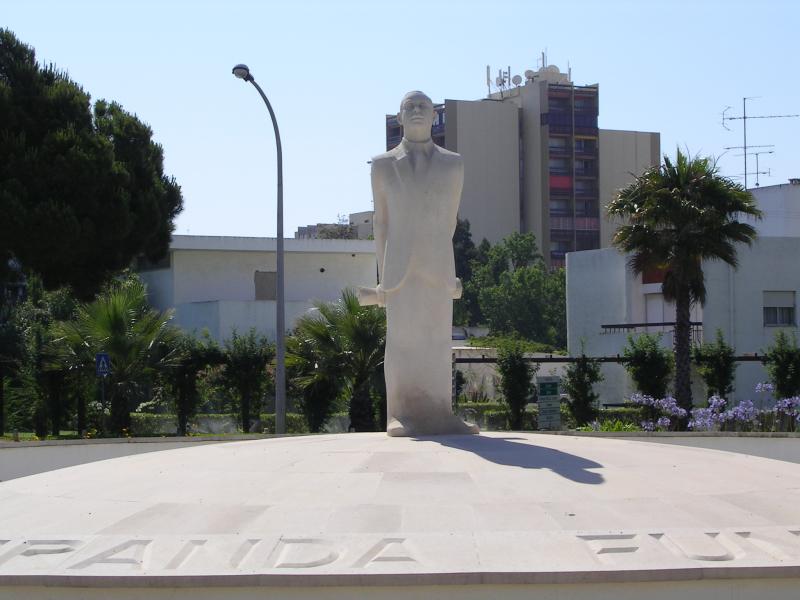 Esttua a Cupertino de Miranda // Statue in Vilamoura