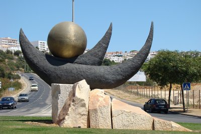 Rotunda perto da Marina de Albufeira // Roundabout near Albufeira Marina