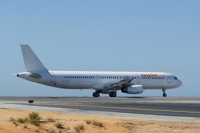 Avio // EasyJet Airline G-TTIG - Airbus A321-231 - at Faro International Airport