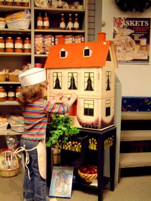 g3/99/529299/3/53556984.dollhousecupboard.jpg
