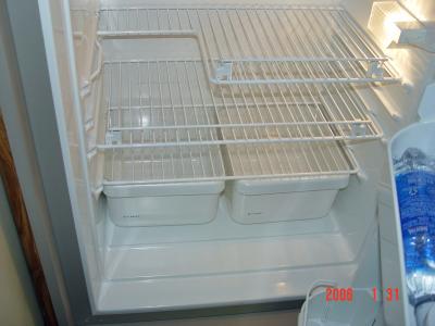 Bluebird fridge interior lower 1-31-2006.jpg
