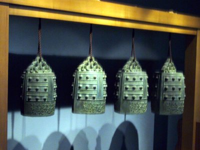 PolyArt Museum Bronze bells
