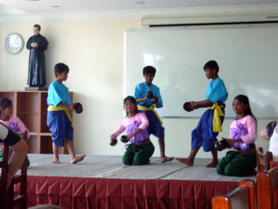 Children dance while we ate 2