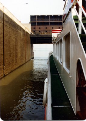 A lock on the Rhine.jpg